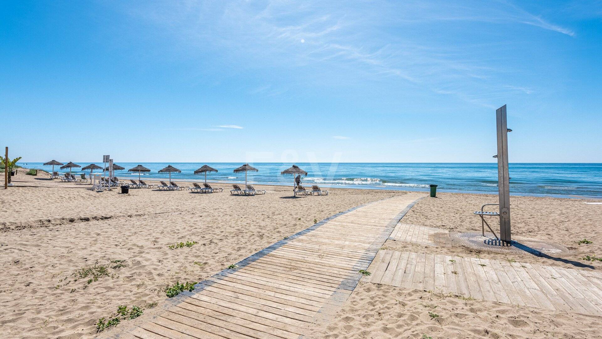 Terrain à Elviria avec Villa Projet en première ligne de Santa María Golf