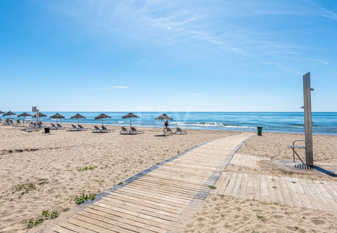 Grundstück mit Bauprojekt in erster Linie am Golfplatz Santa María
