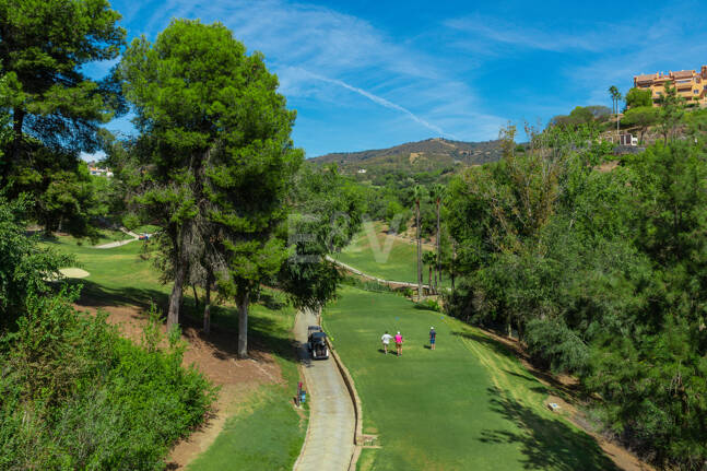 Grundstück mit Bauprojekt in erster Linie am Golfplatz Santa María