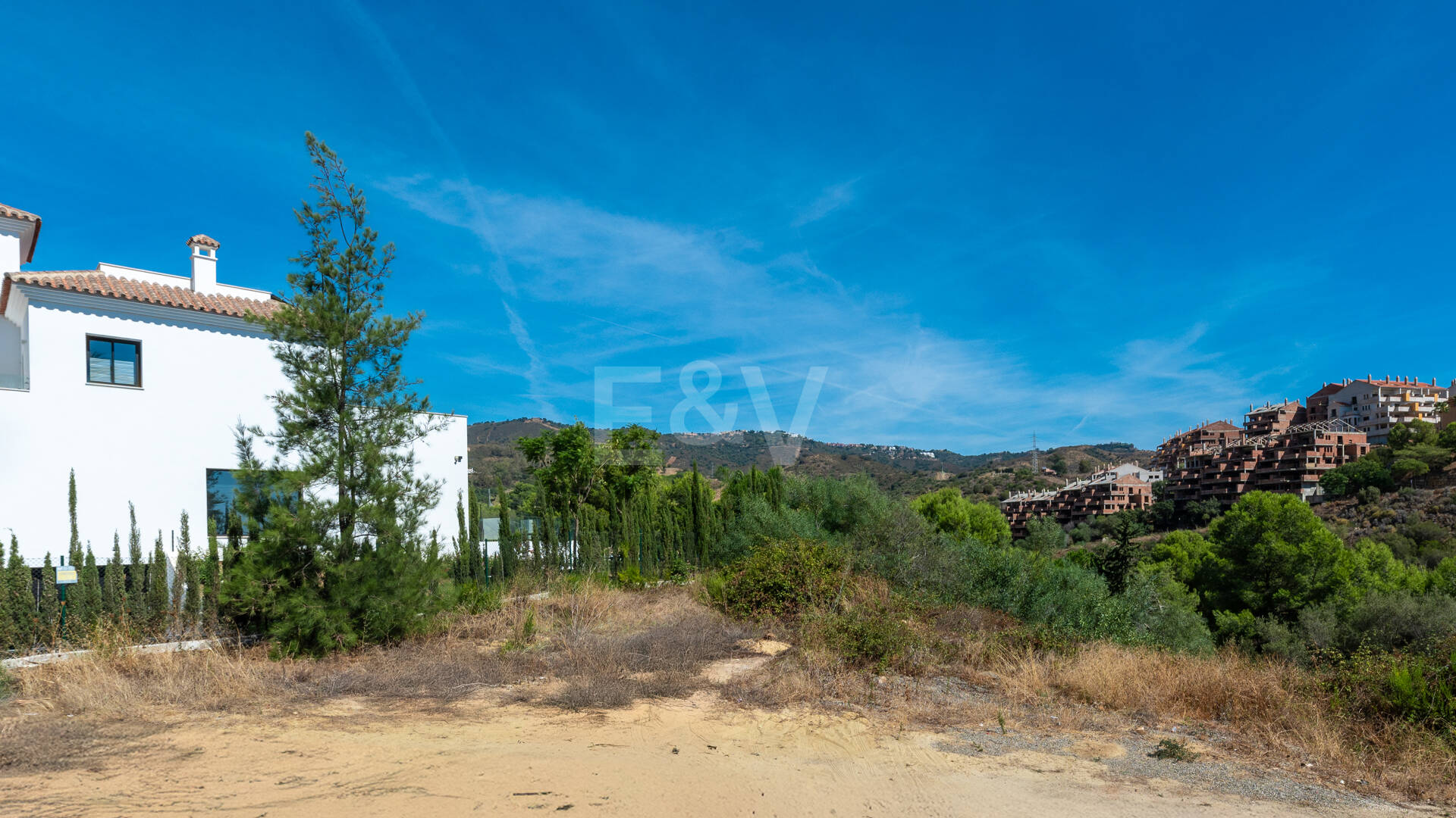 Grundstück mit Bauprojekt in erster Linie am Golfplatz Santa María