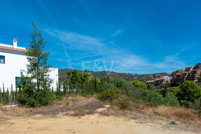 Grundstück mit Bauprojekt in erster Linie am Golfplatz Santa María