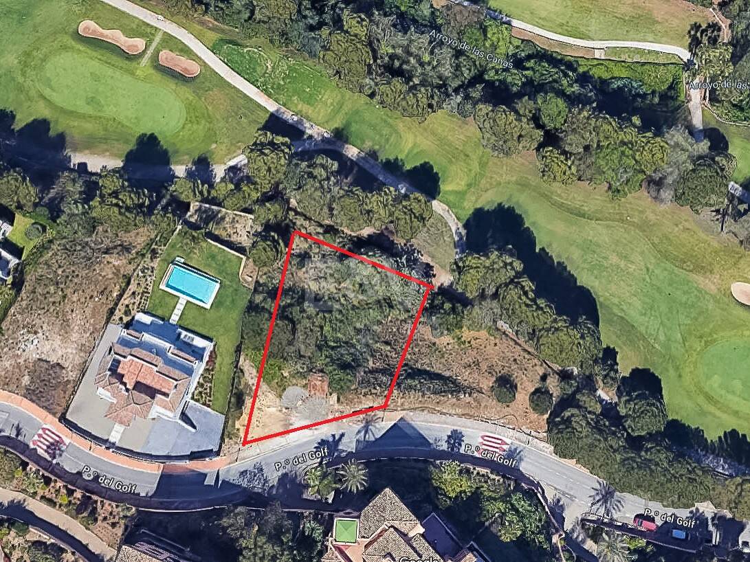 Grundstück mit Bauprojekt in erster Linie am Golfplatz Santa María