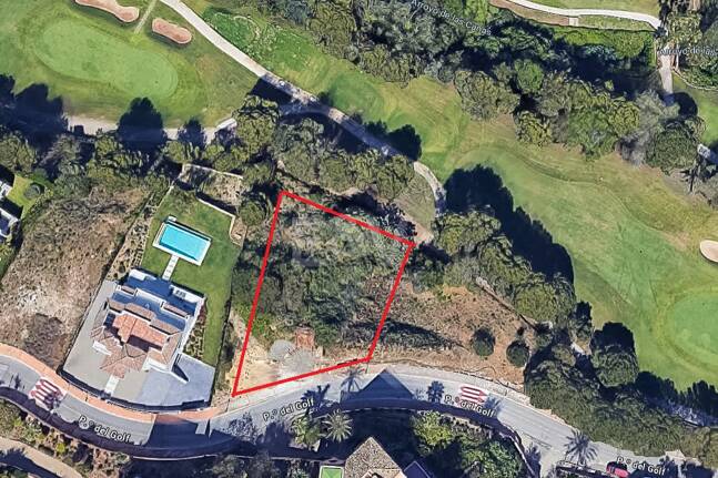 Grundstück mit Bauprojekt in erster Linie am Golfplatz Santa María
