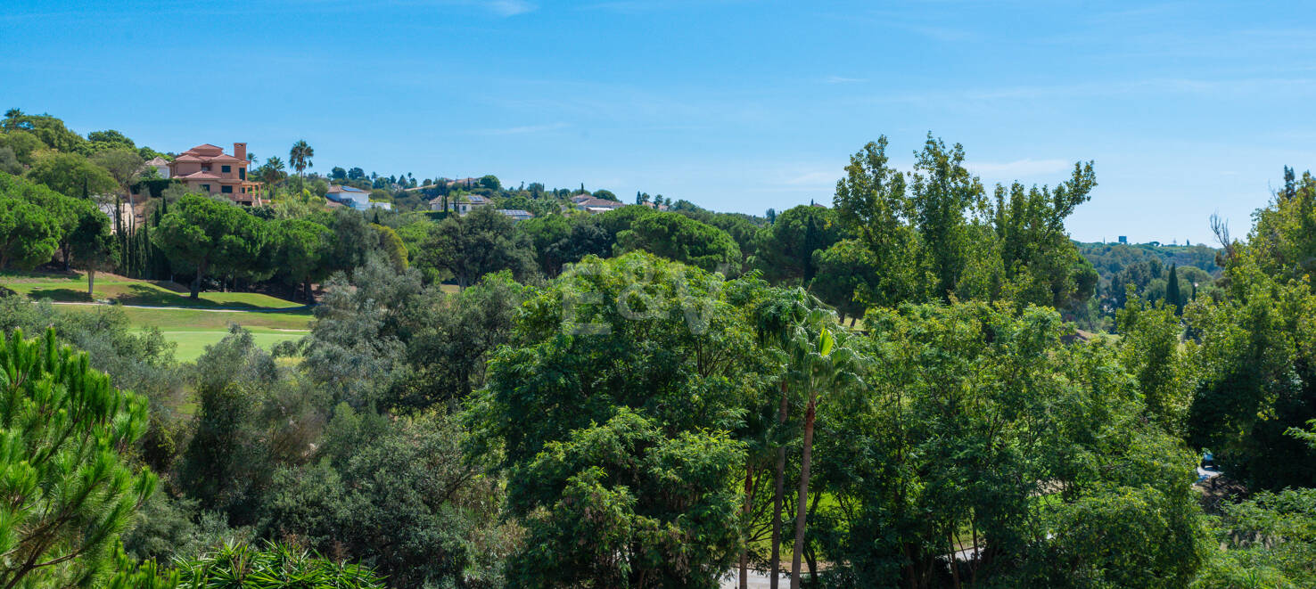 Grundstück mit Bauprojekt in erster Linie am Golfplatz Santa María