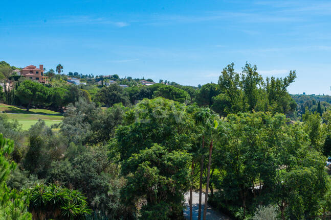 Grundstück mit Bauprojekt in erster Linie am Golfplatz Santa María