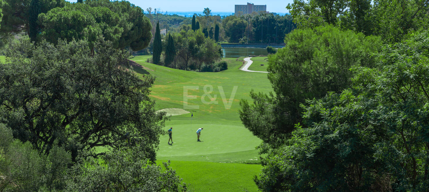 Grundstück mit Bauprojekt in erster Linie am Golfplatz Santa María