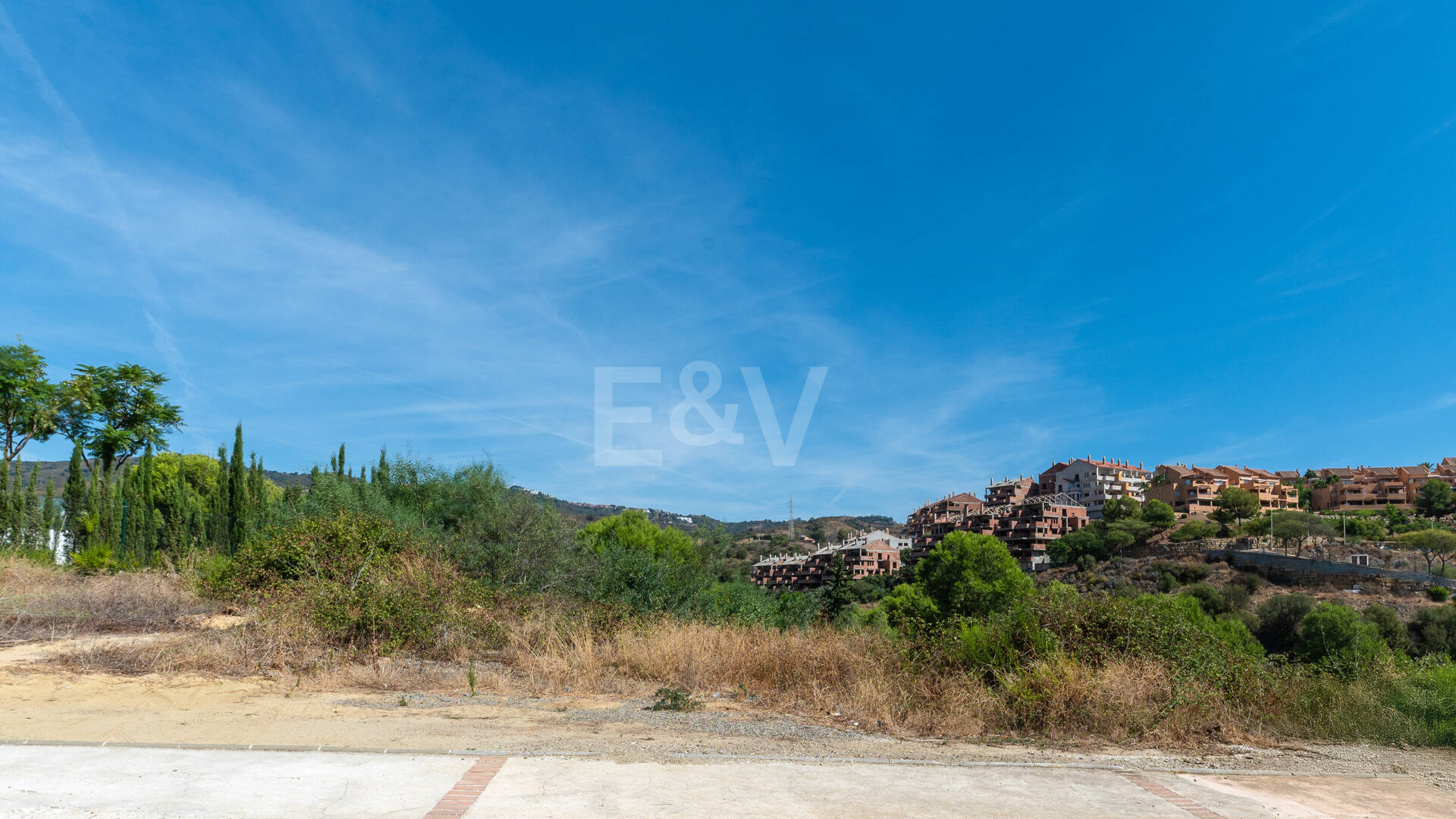 Terrain à Elviria avec Villa Projet en première ligne de Santa María Golf