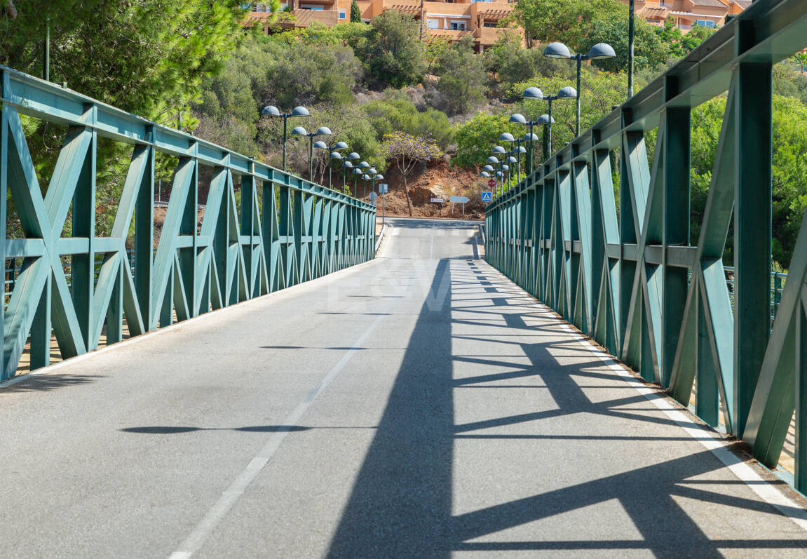 Grundstück mit Bauprojekt in erster Linie am Golfplatz Santa María