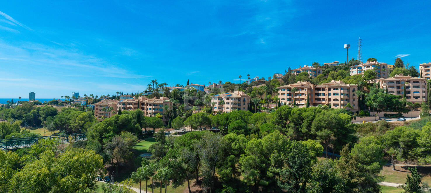 Grundstück mit Bauprojekt in erster Linie am Golfplatz Santa María