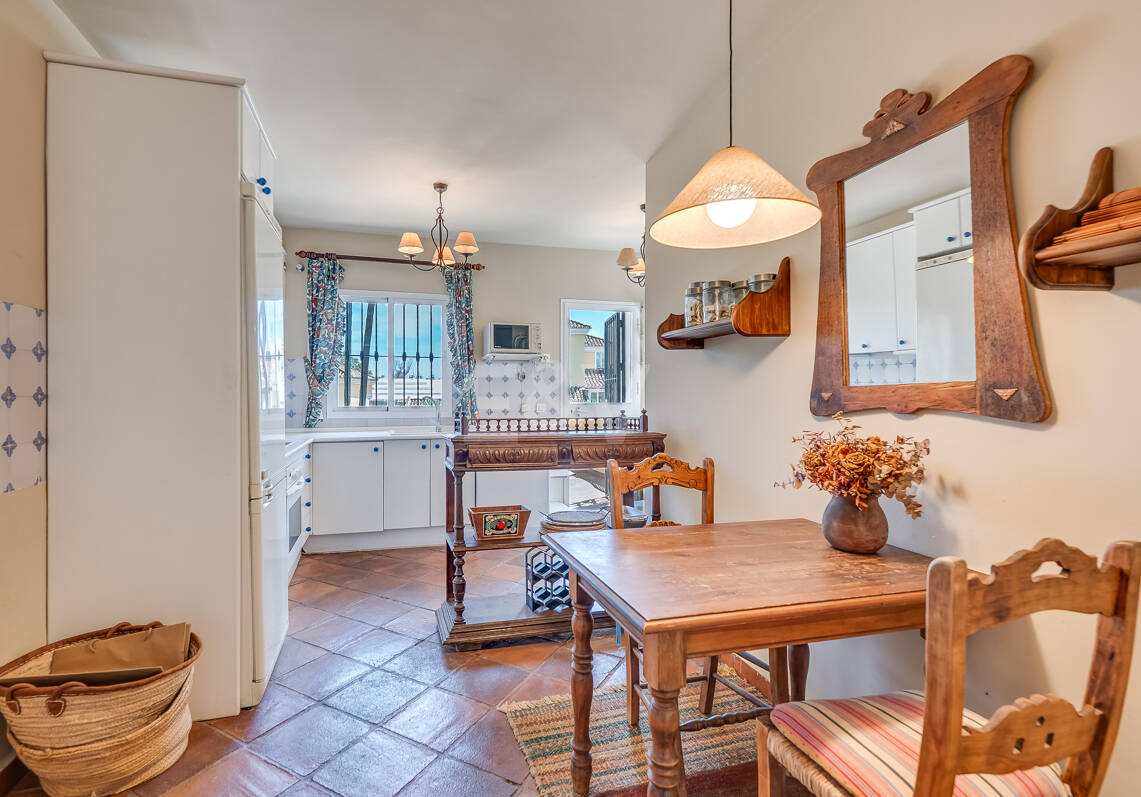 4-Schlafzimmer-Wohnung in erster Golflinie in der Nähe von Annehmlichkeiten