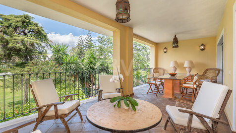Frontline Golf 4 bedroom apartment close to amenities