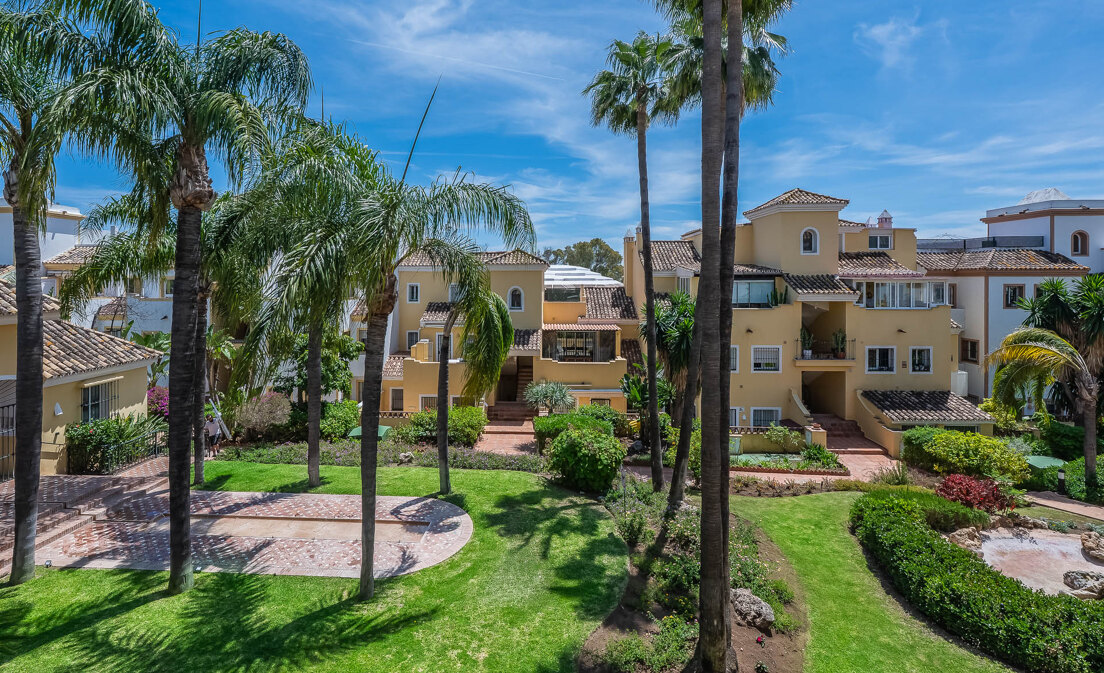 Apartamento Frente al Campo de Golf y Cerca del Centro Comercial