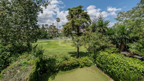 Apartamento Frente al Campo de Golf y Cerca del Centro Comercial