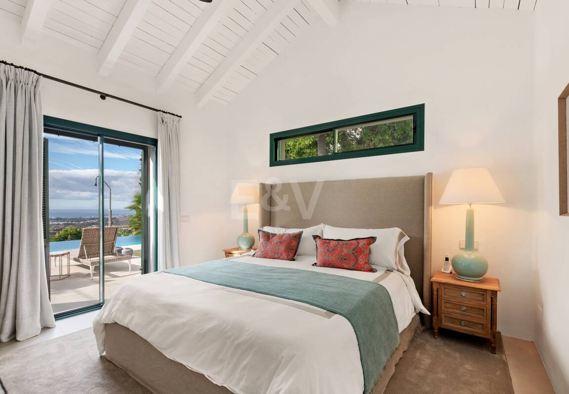 Elegancka willa z panoramicznymi widokami na morze w prestiżu El Madroñal, Benahavís