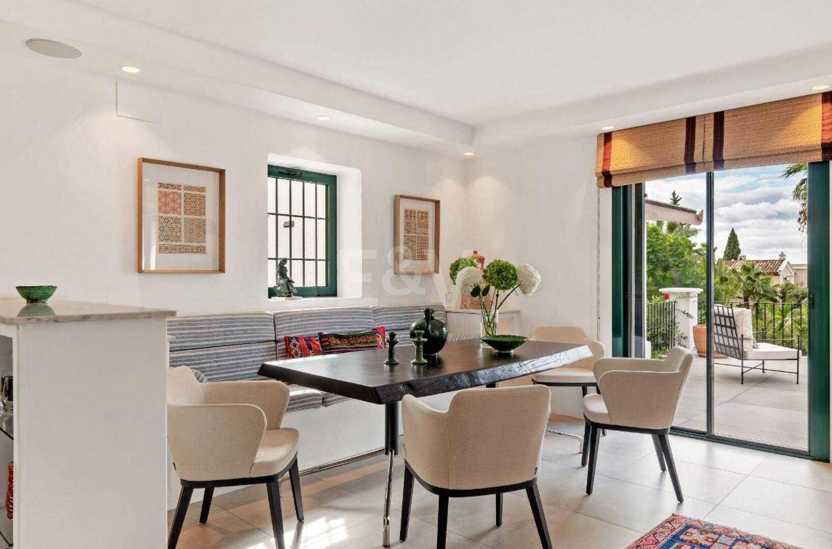 Elegancka willa z panoramicznymi widokami na morze w prestiżu El Madroñal, Benahavís