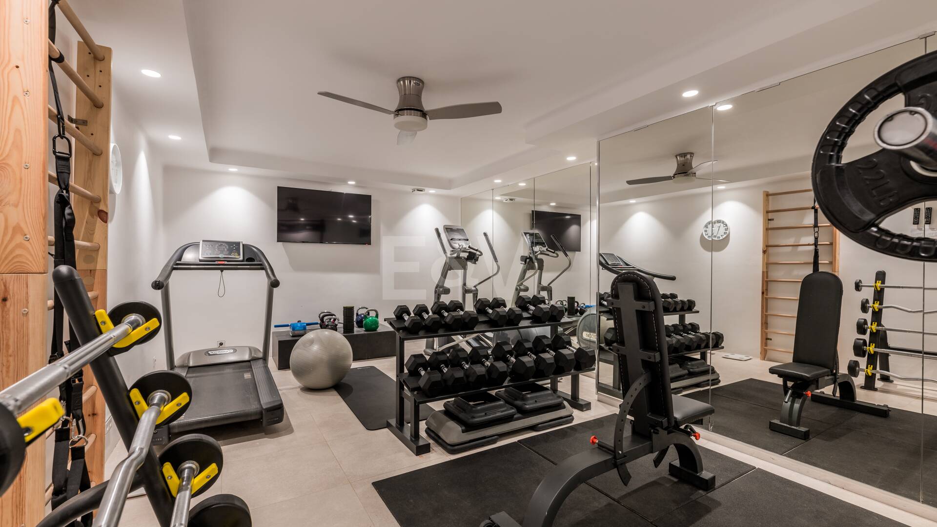 Elegancka willa z panoramicznymi widokami na morze w prestiżu El Madroñal, Benahavís