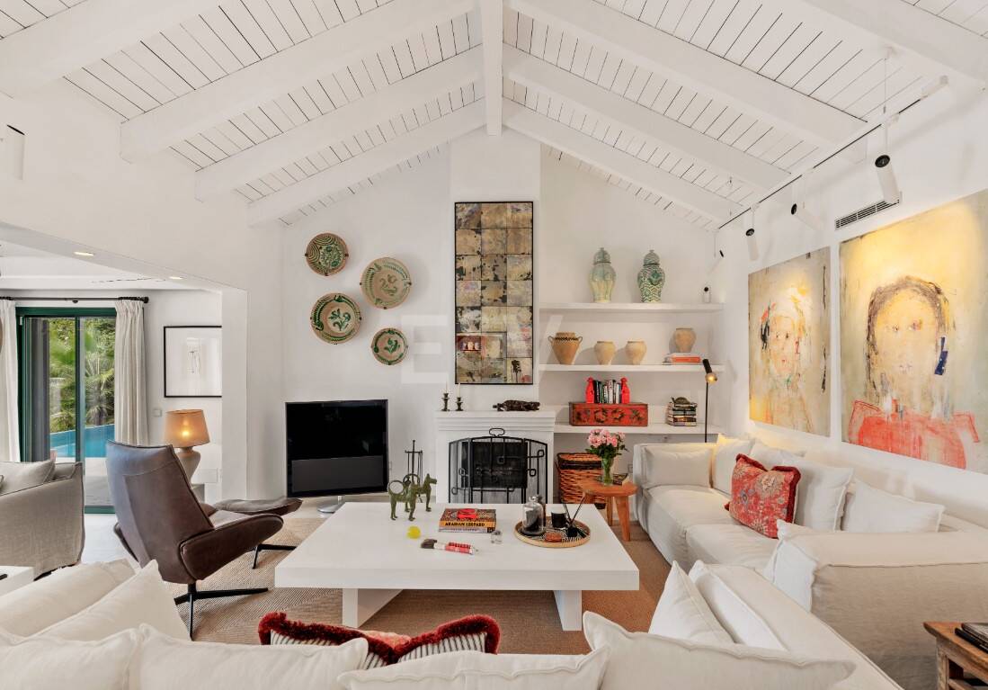 Elegant Villa med panoramautsikt över havet i prestigefylld El Madroñal, Benahavís