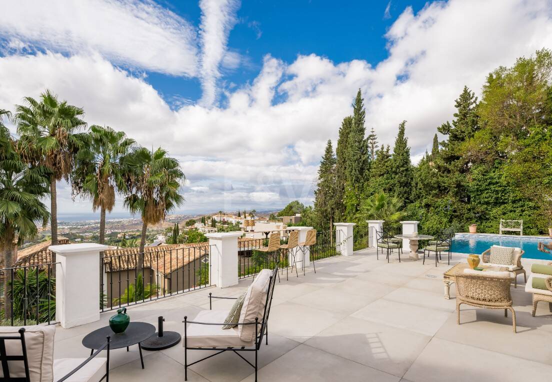 Elegancka willa z panoramicznymi widokami na morze w prestiżu El Madroñal, Benahavís