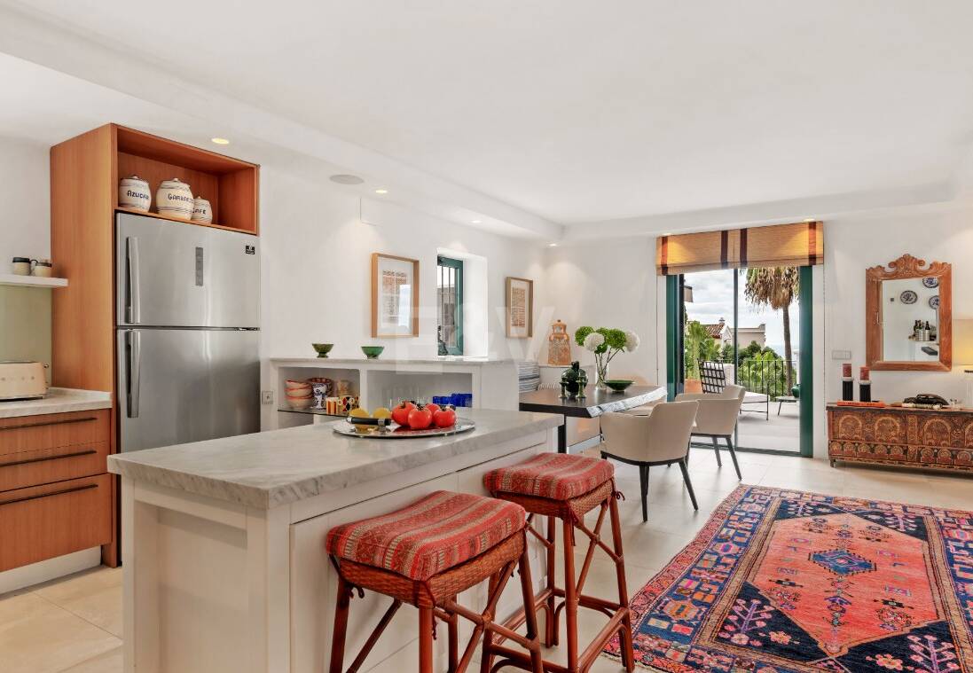 Elegancka willa z panoramicznymi widokami na morze w prestiżu El Madroñal, Benahavís