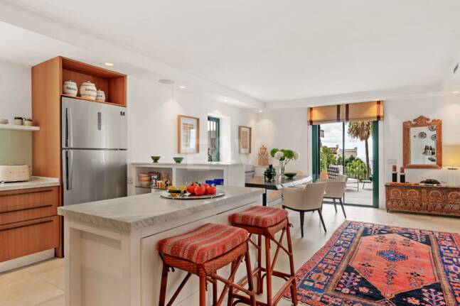 Elegancka willa z panoramicznymi widokami na morze w prestiżu El Madroñal, Benahavís