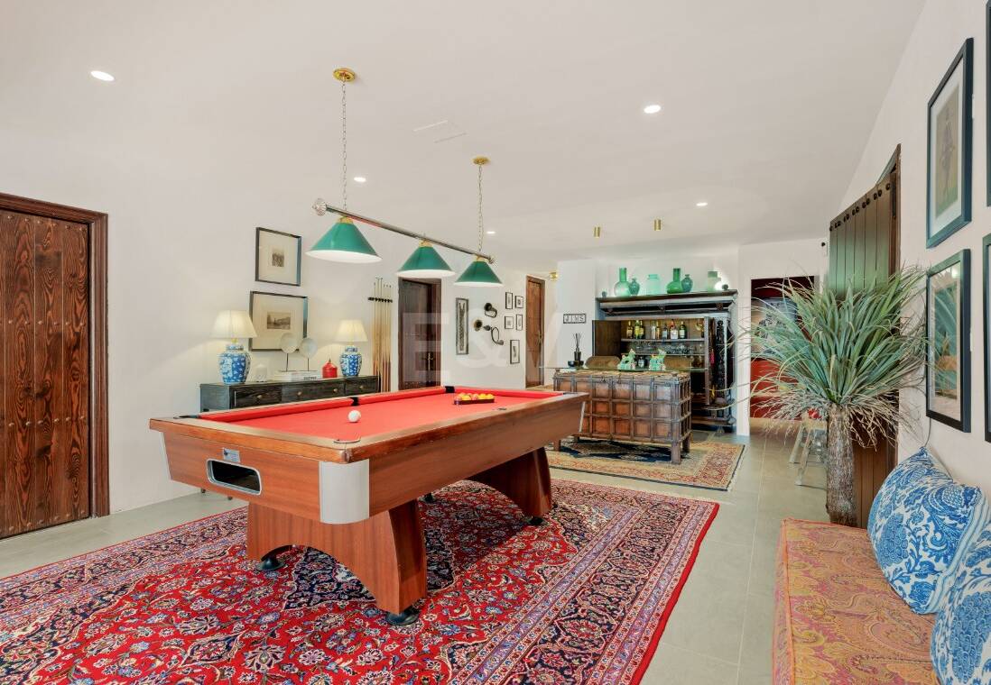 Elegancka willa z panoramicznymi widokami na morze w prestiżu El Madroñal, Benahavís