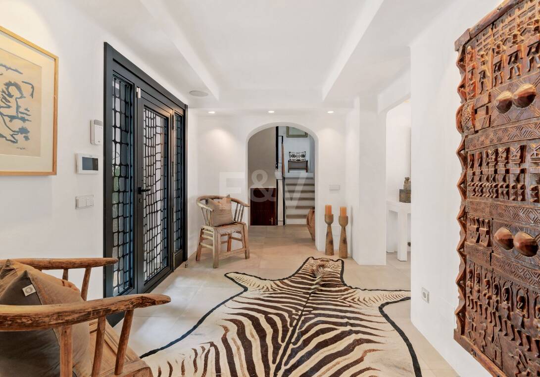 Elegant Villa med panoramautsikt över havet i prestigefylld El Madroñal, Benahavís