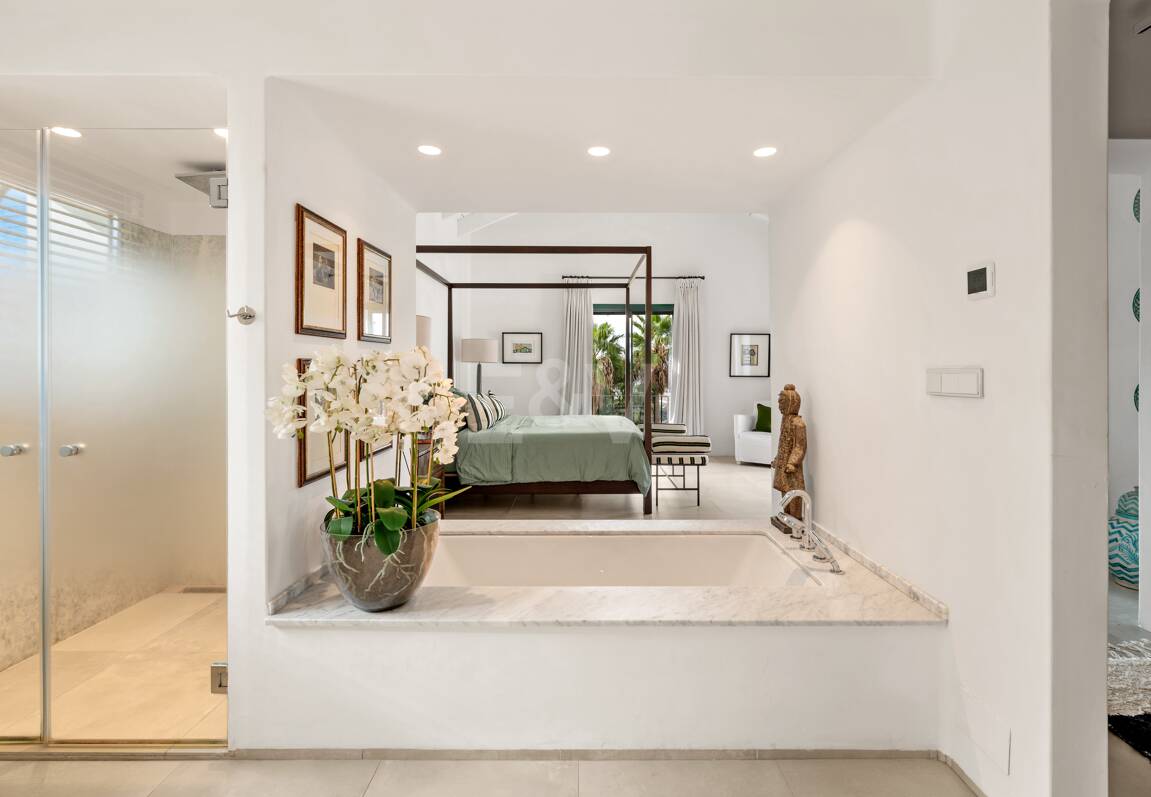 Elegancka willa z panoramicznymi widokami na morze w prestiżu El Madroñal, Benahavís