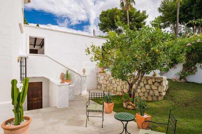 Elegancka willa z panoramicznymi widokami na morze w prestiżu El Madroñal, Benahavís