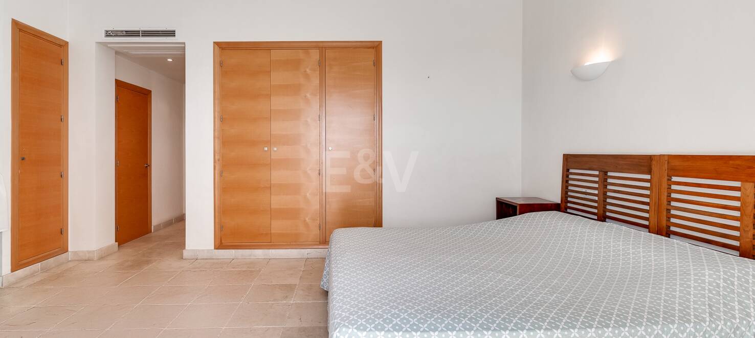 Penthouse with excellent views in Flamingos