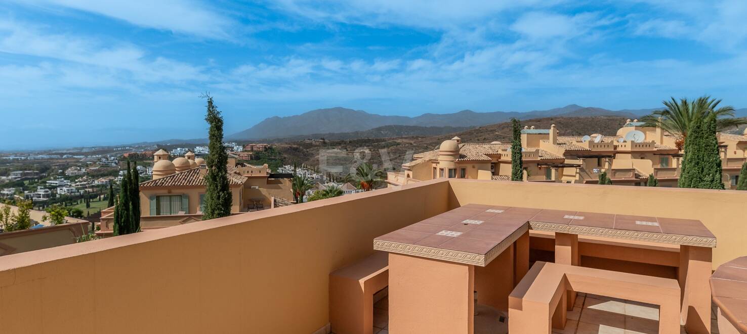Penthouse with excellent views in Flamingos