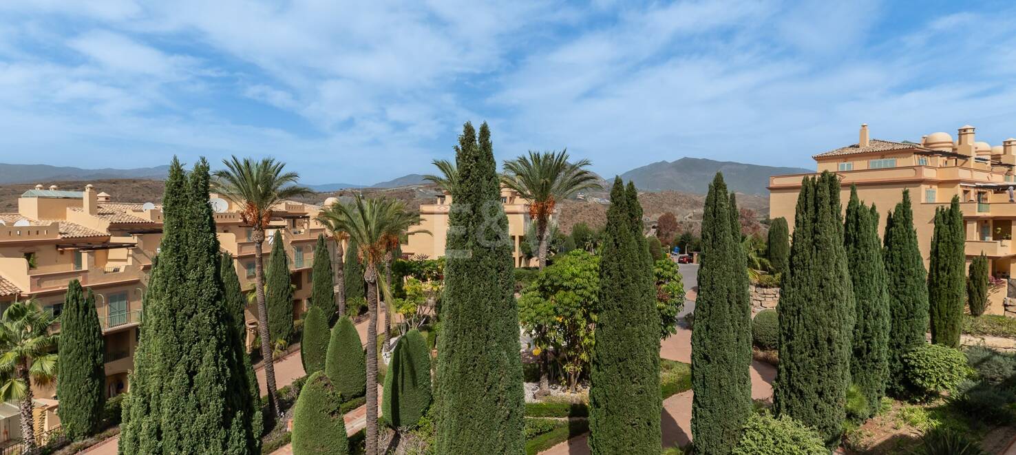 Penthouse with excellent views in Flamingos