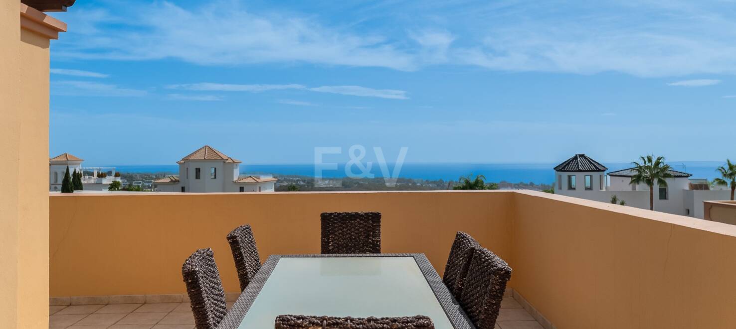 Penthouse with excellent views in Flamingos