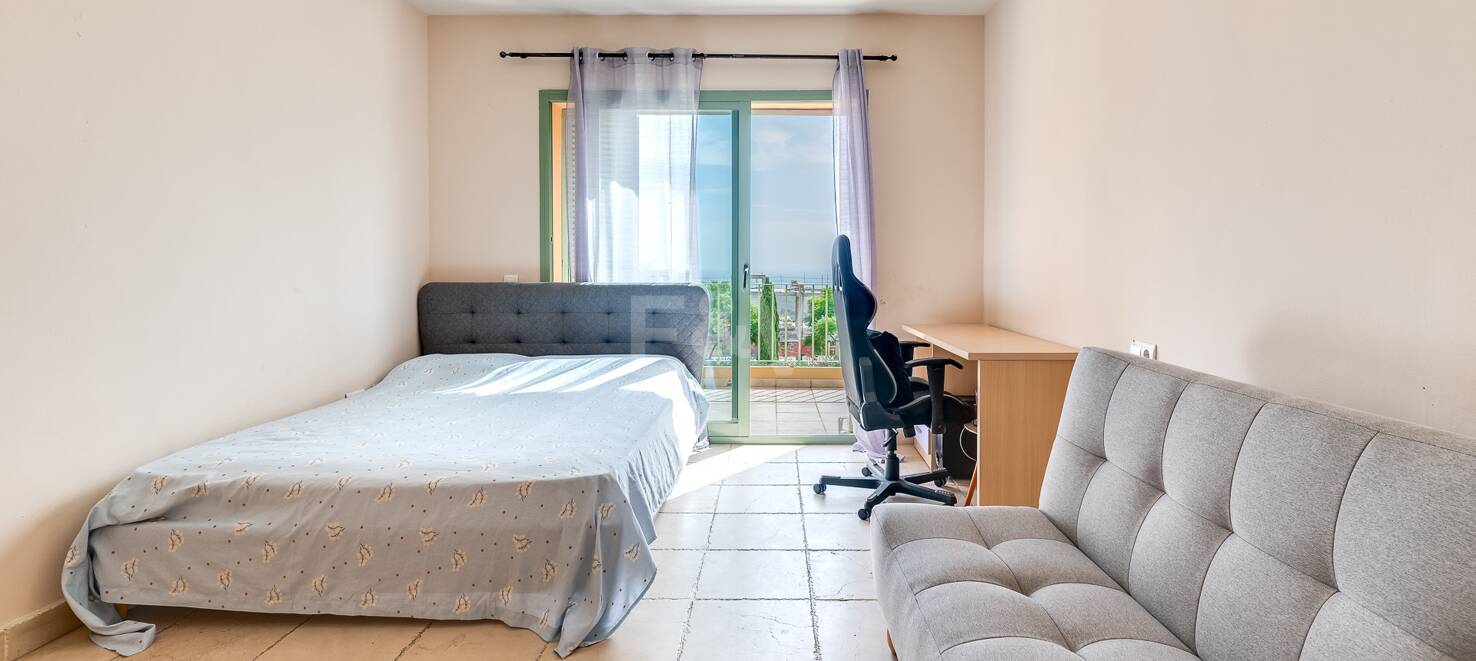 Penthouse with excellent views in Flamingos