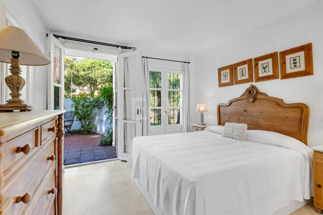 Garden Apartment Steps from the Sea