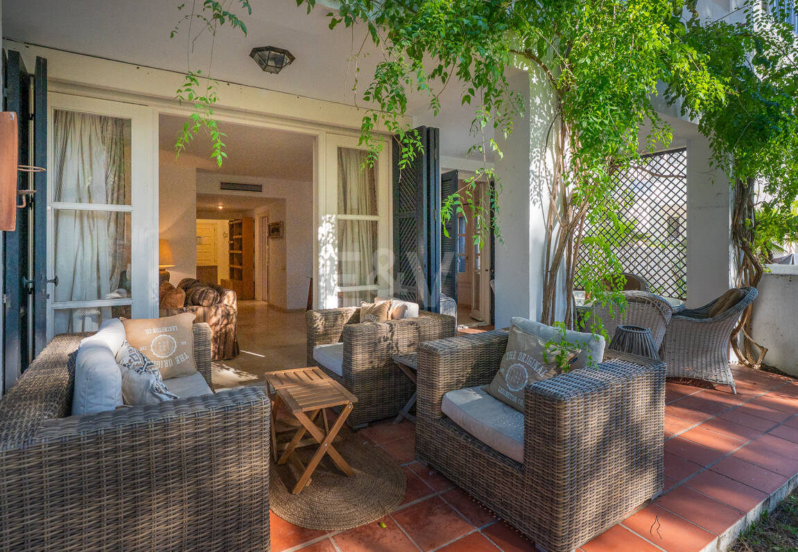 Garden Apartment Steps from the Sea