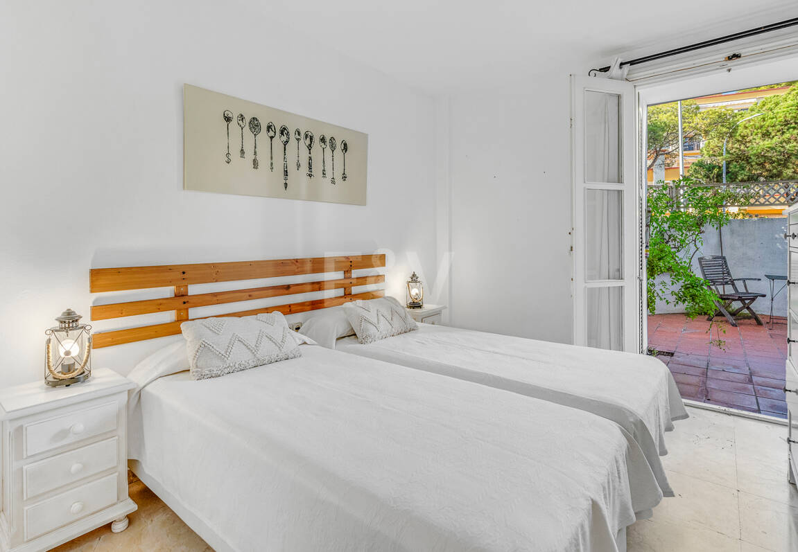 Garden Apartment Steps from the Sea