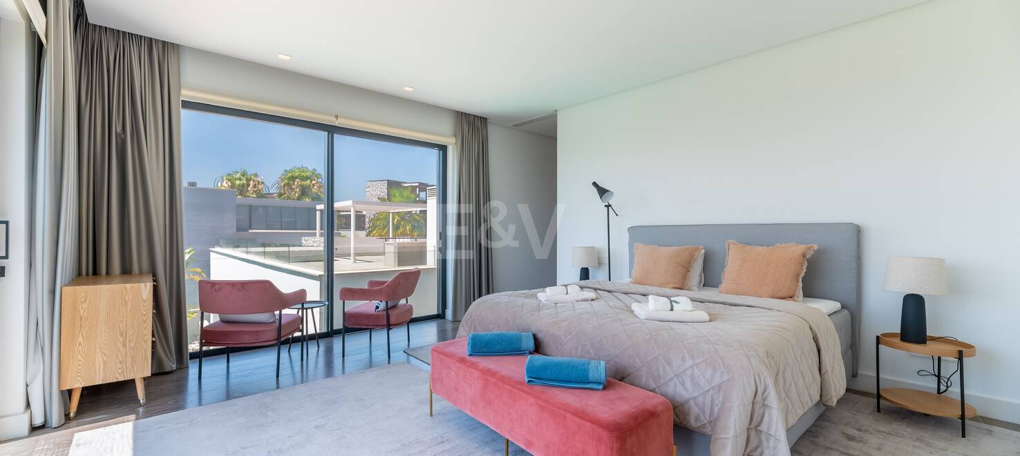 Współczesna willa z doskonałym widokiem na morze