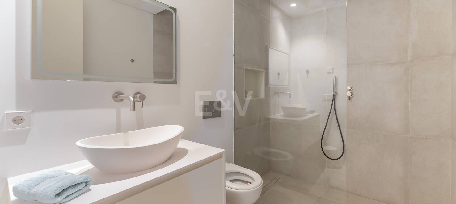 Współczesna willa z doskonałym widokiem na morze