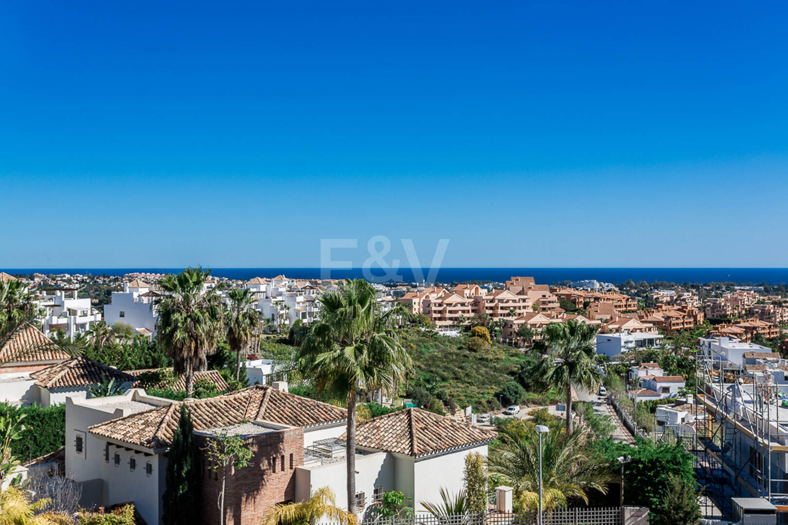 Villa contemporaine avec une excellente vue sur la mer