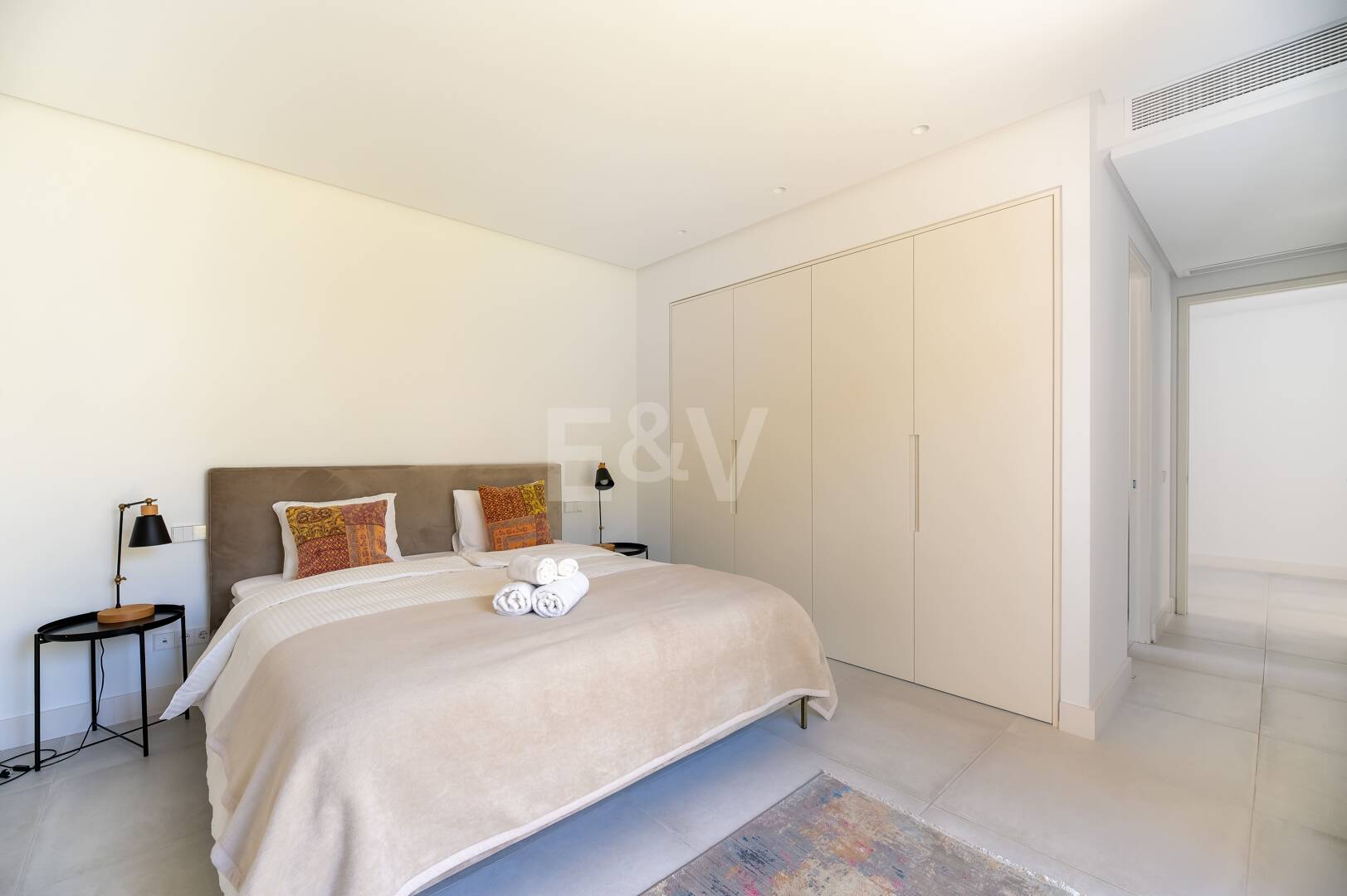 Villa contemporaine avec une excellente vue sur la mer