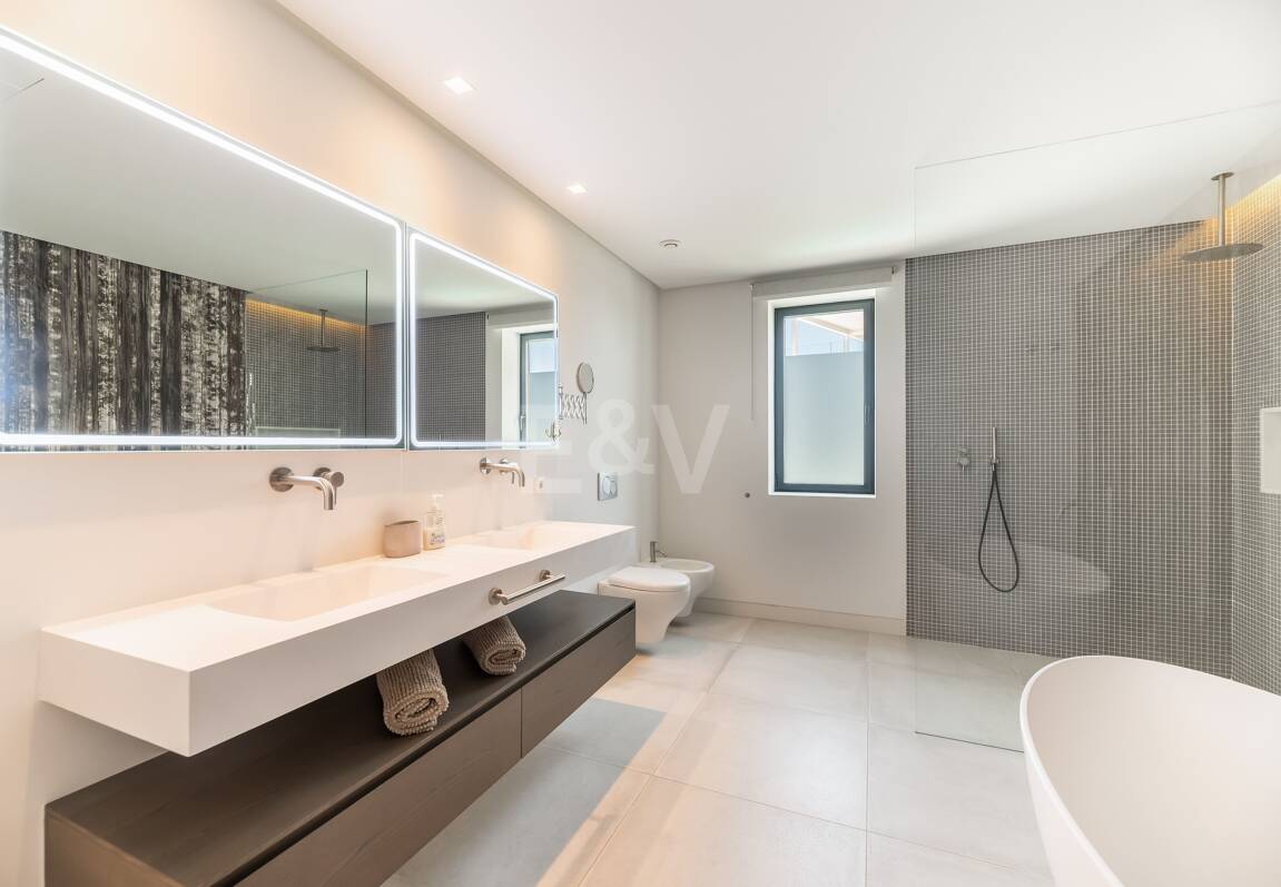 Modern Villa with Stunning Sea Views beside the Golf Course