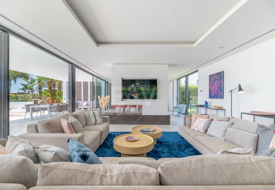 Modern Villa with Stunning Sea Views beside the Golf Course