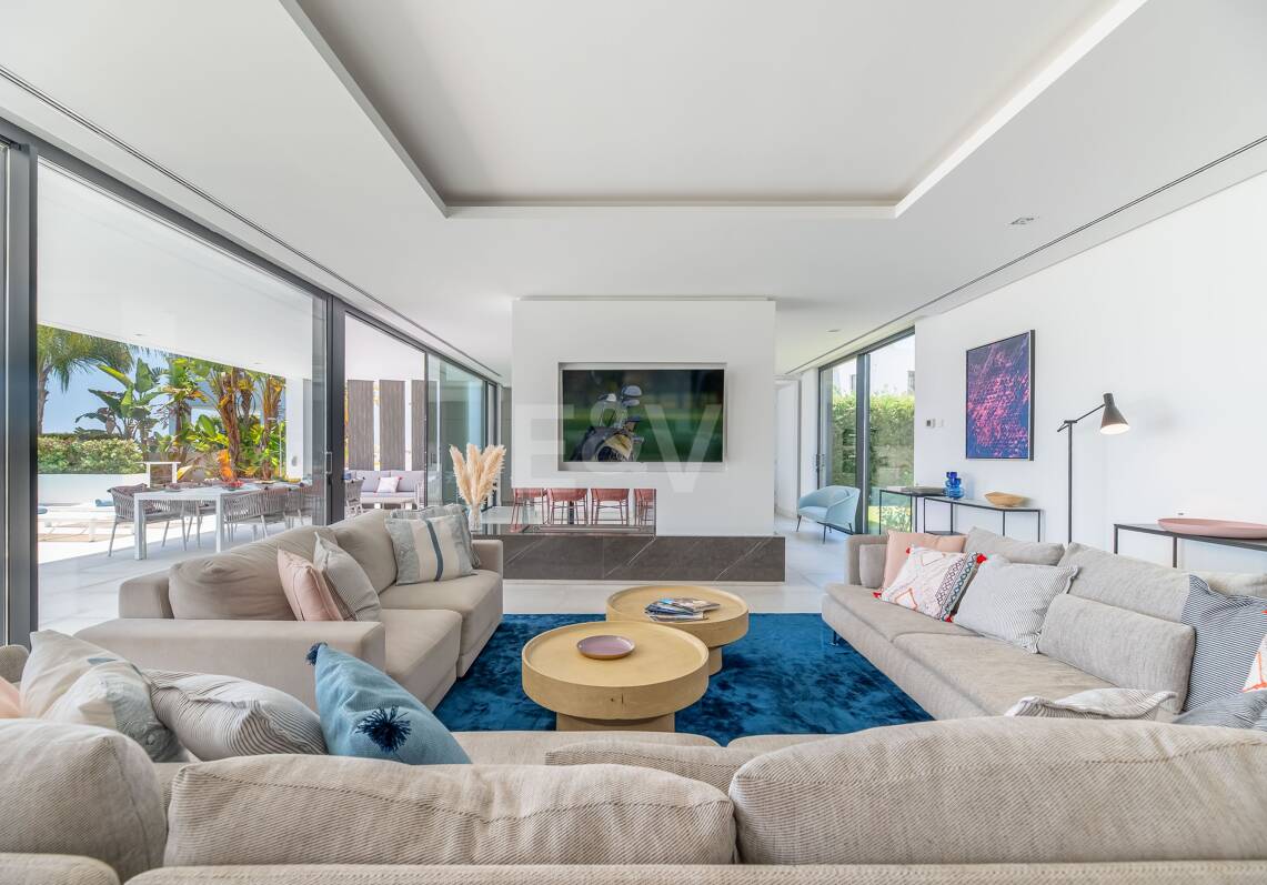 Moderne Villa mit fantastischem Meerblick neben dem Golfplatz