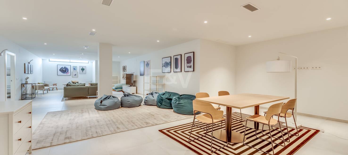 Współczesna willa z doskonałym widokiem na morze