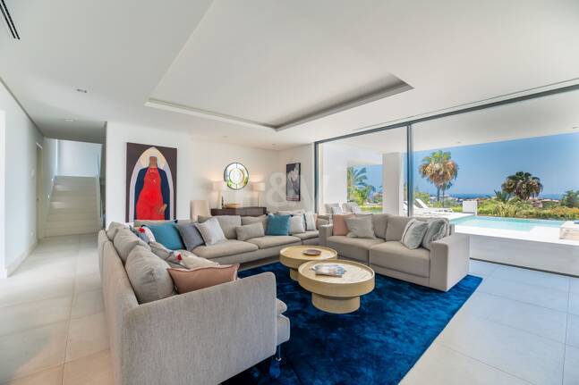 Modern Villa with Stunning Sea Views beside the Golf Course