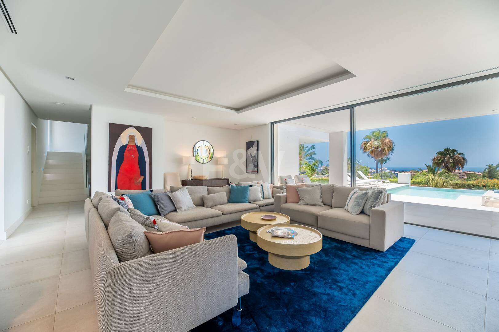 Villa contemporaine avec une excellente vue sur la mer