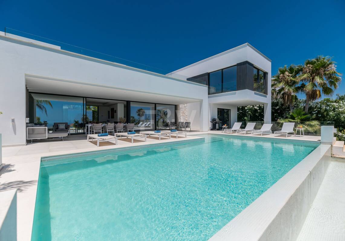 Moderne Villa mit fantastischem Meerblick neben dem Golfplatz