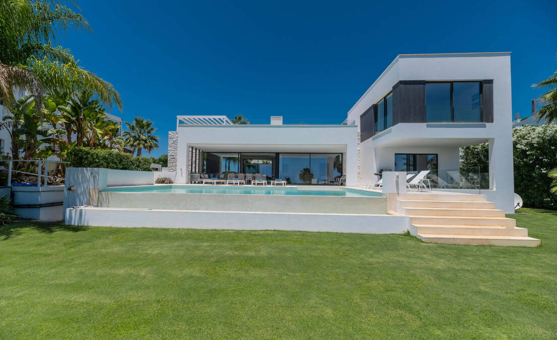 Współczesna willa z doskonałym widokiem na morze