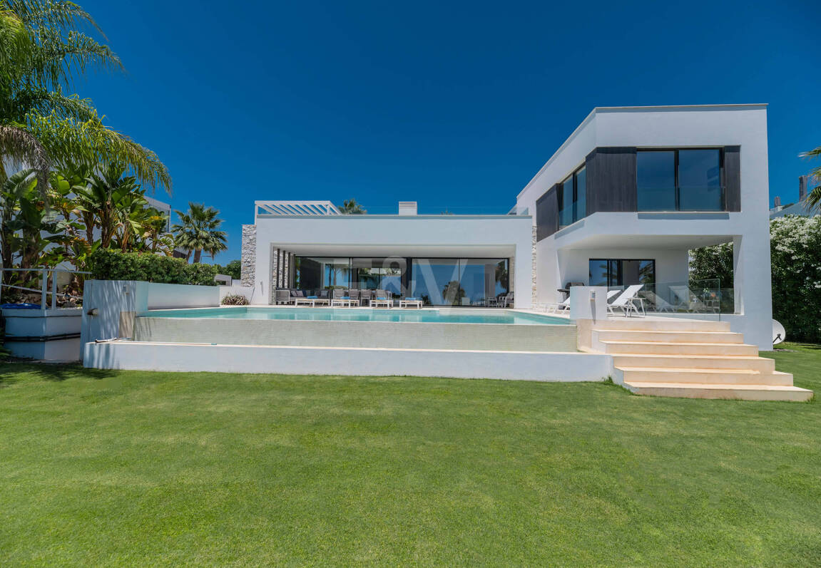Modern Villa with Stunning Sea Views beside the Golf Course