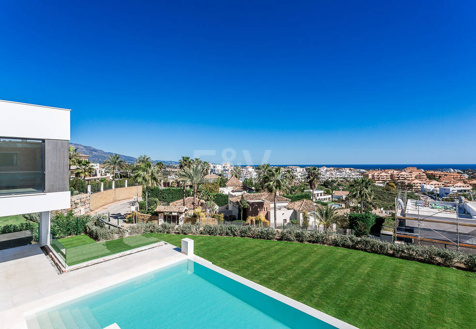 Modern Villa with Stunning Sea Views beside the Golf Course